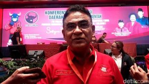 ketua-dpp-pdip-bidang-organisasi-dan-keanggotaan-andreas-hugo-pareira-foto-nizar-aldidetiksumut-1763553177272_169